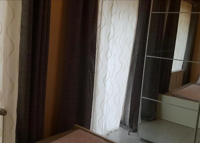 Flats-4u - Cosy, Quiet & Clean In The